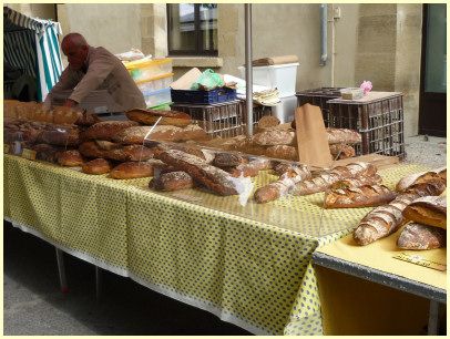 Markt in der Provence - Brot in allen Variationen