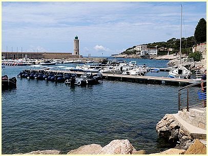 Leuchtturm (Phare) und Hafen - Cassis