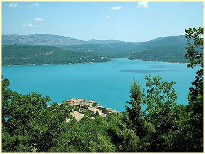 Provence ausgesuchte Reiseziele für den Urlaub - Lac de Sainte-Croix