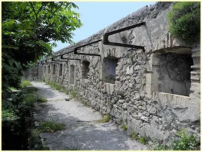 Reste der Verteidigungsanlagen