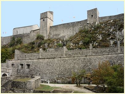 Zitadelle Wehrgang mit Wehrturm