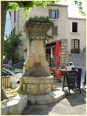 der Brunnen in Trigance