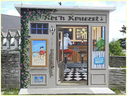 Locquirec - Trompe-l'oeil-Fresko geöffnete Bar