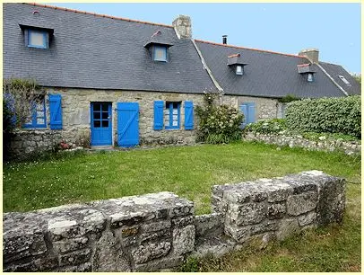 bretonische Natursteinhäuser in Ménesguen