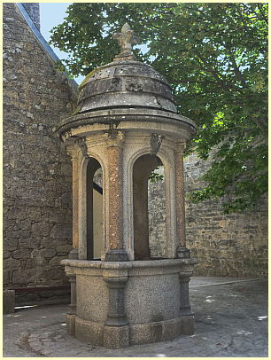 Brunnen Puits à dôme du Château de Kériolet Ville close