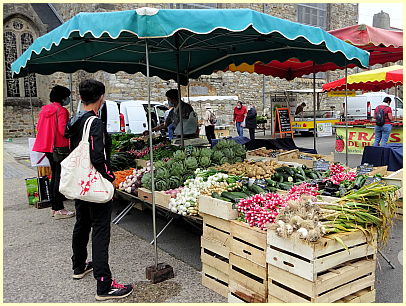 frisches Gemüse-  kleiner Markt Crozon