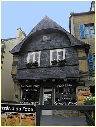 Place des Fusillés et Résistants 5
