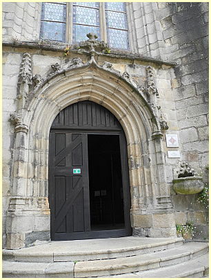 Portal Haupteingang Kirche Saint-Melaine