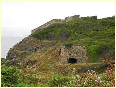 Verteidigungsmauer Fort de la Fraternité - Halbinsel Presqu'île de Roscanvel