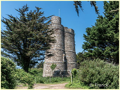 Tour Turm Èbihens - Saint-Jacut-de-la-Mer