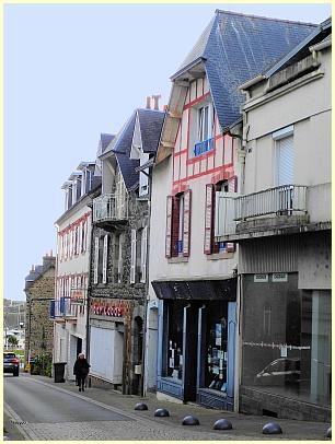 Fachwerhäuser mit Krüppelwalmdach Saint-Quay-Portrieux