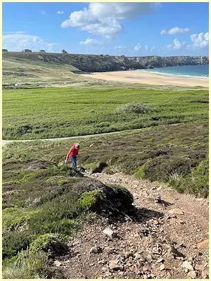 Steiler Pfad zur Pointe du Toulinguet