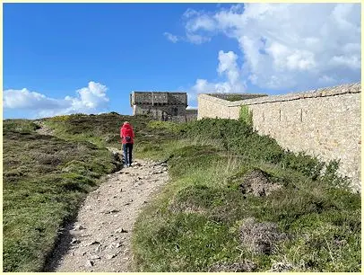 Wanderweg zum Wehrturms
