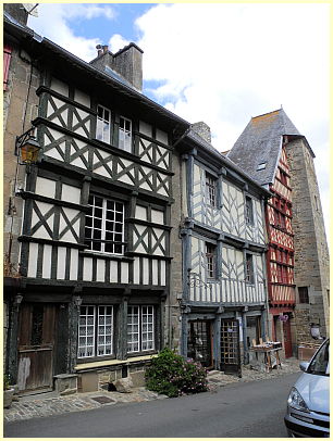Tréguier - historische Fachwerkhäuser Rue Ernest Renan Nr. 63 + 65