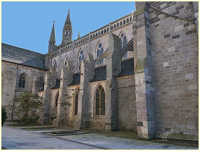 südliche Eingangshalle - Kathedrale Saint-Paul-Aurélien