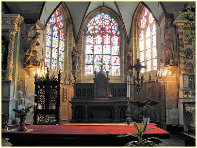 Chor mit Hochaltar Kirche Saint-Miliau