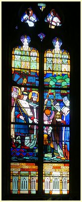 Kirchenfenster 3. Roi Gradlon hat drei heilie Bischöfe erhalten