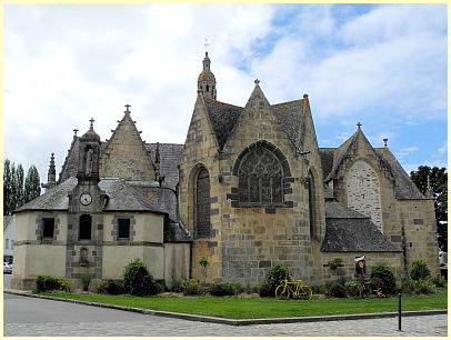 Seitenansicht mit Apsis Kirche Saint-Sauveur