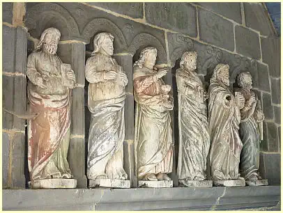 Kirche Saint-Sauveur - unrestaurierte Apostel 2011
