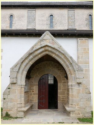 Eingangshalle Kirche Saint-Tudy - Loctudy