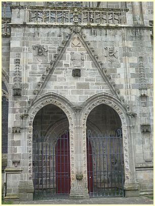 Nebeneingangstür Nordfassade Kathedrale Saint-Corentin