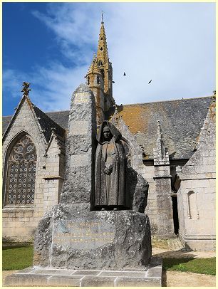 Monument aux Morts - Kirche Saint-Nonna