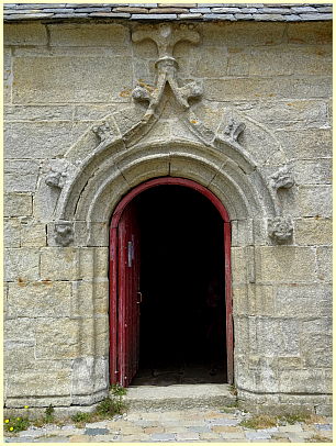 Eingangstür Notre-Dame-de-la-Joie