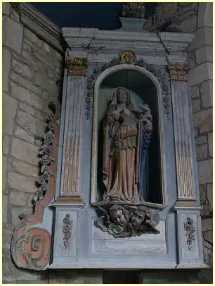 Nischenverzierung rechts Statue la Trinité Nischenverzierung rechts Statue la Trinité