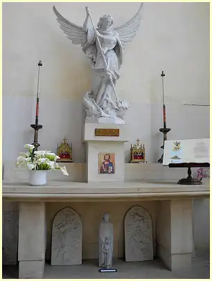 Statue Saint-Michel, Notre-Dame-des-Champs