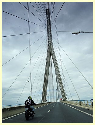 Pont de Normandie - Pylon und Seile