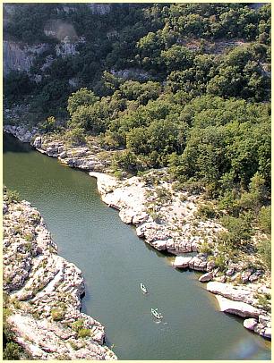 Belvédère du Ranc-Pointu - Ufer Ardèche Schlucht