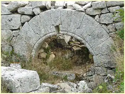 Seitentor zur Geheimtreppe - Fort de Buoux