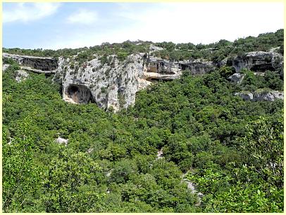 Les Concluses de Lussan - Höhle (Grotte des Boeufs)