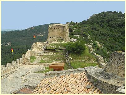Burg Forteresse de Mornas - halbkreisförmiger Wachturm