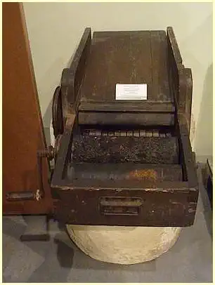Musée de l'Oliviers - Stechmaschine