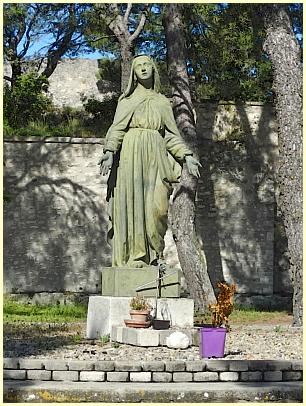 Statue der Jungfrau Maria (Vierge)