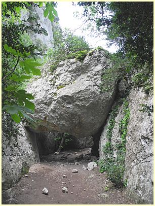 zu unterlaufener Felsen - Schlucht Gorges du Régalon