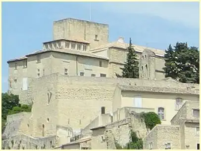 Château d'Ansouis und Kirche Saint-Martin