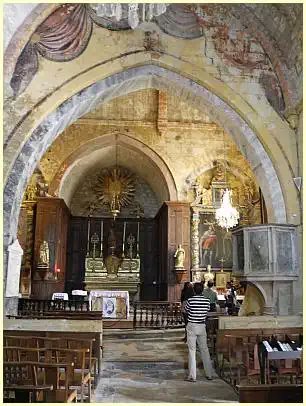 Kirche Saint-Martin d'Ansouis - Chor, Altar und Kanzel