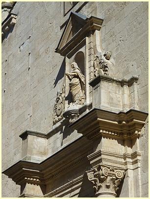 Kathedrale Sainte-Anne d'Apt - Portail