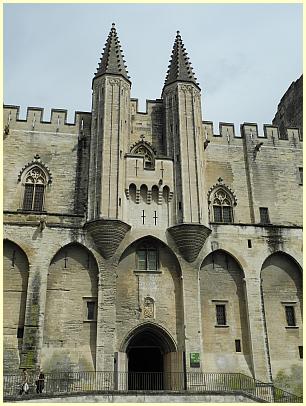 Haupttor (Porte principale) des Palais des Papes d'Avignon