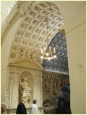 verzierte trommelförmige Kuppel Kathedrale Notre-Dame des Doms d'Avignon