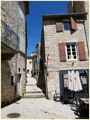 Eine schmale Gasse
