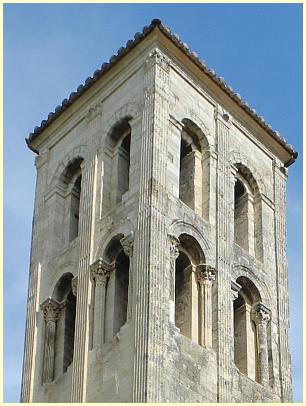 Kirchturm Kapelle Notre-Dame d'Aubune