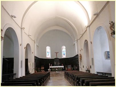 Buis-les-Baronnies - Kirchenschiff Notre-Dame de Nazareth