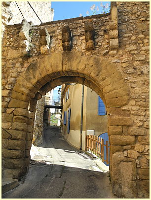 Eyguières - Tor Porte de la Calade