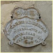 La Garde-Adhémar - altes Verkehrszeichen