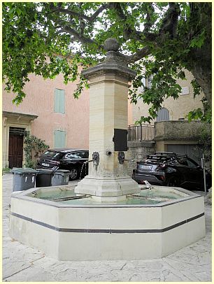 Brunnen Le Barroux