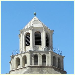 Le Thor - Glockenturm Kirche Notre-Dame-du-Lac