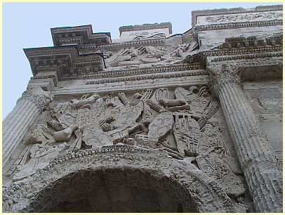Ausschnitt kleiner Bogen Arc de Triomphe d'Orange